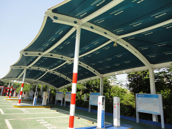 北汽新能源打造三網(wǎng)融合充電平臺(tái)解決充電難題