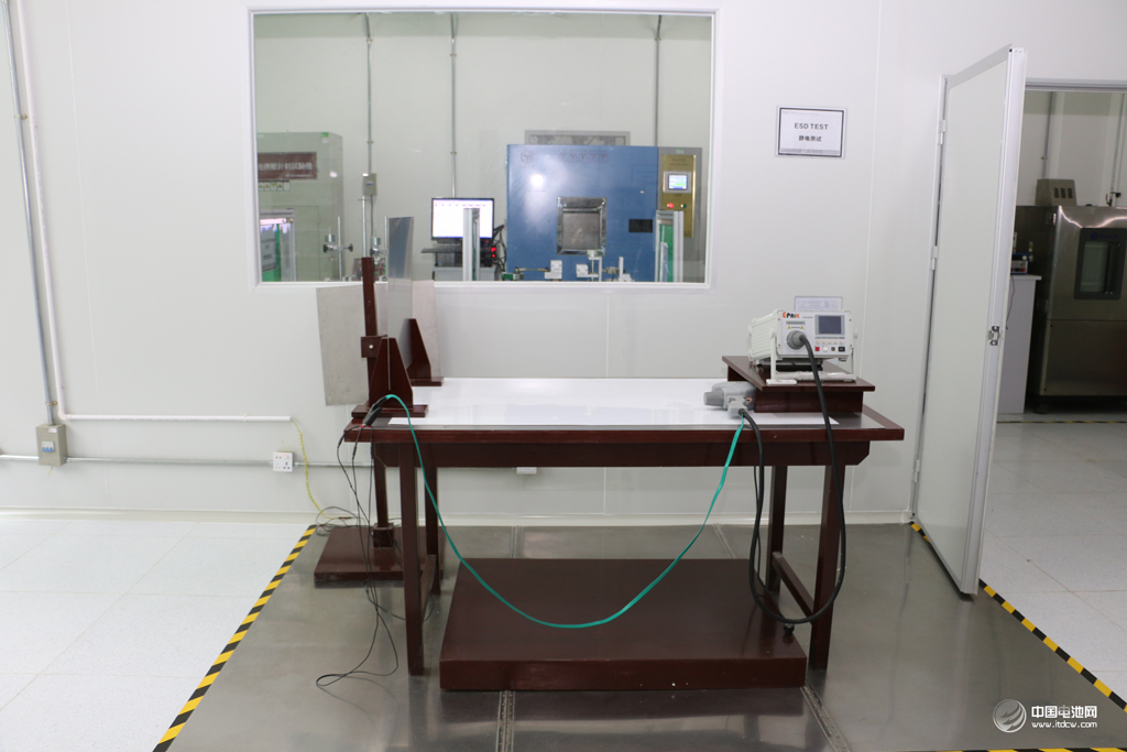 移動電源檢測中心設備一應俱全,實驗室一塵不染 移動電源檢測中心設備一應俱全,實驗室一塵不染
