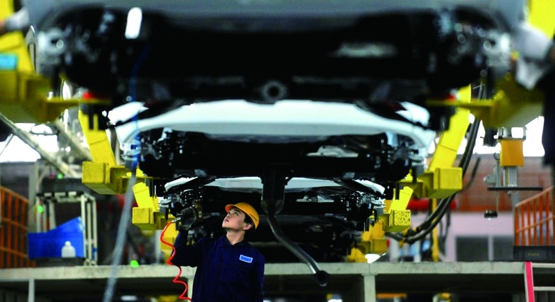 新能源汽車爆發(fā)增長  新能源車企該不該投資電池廠？