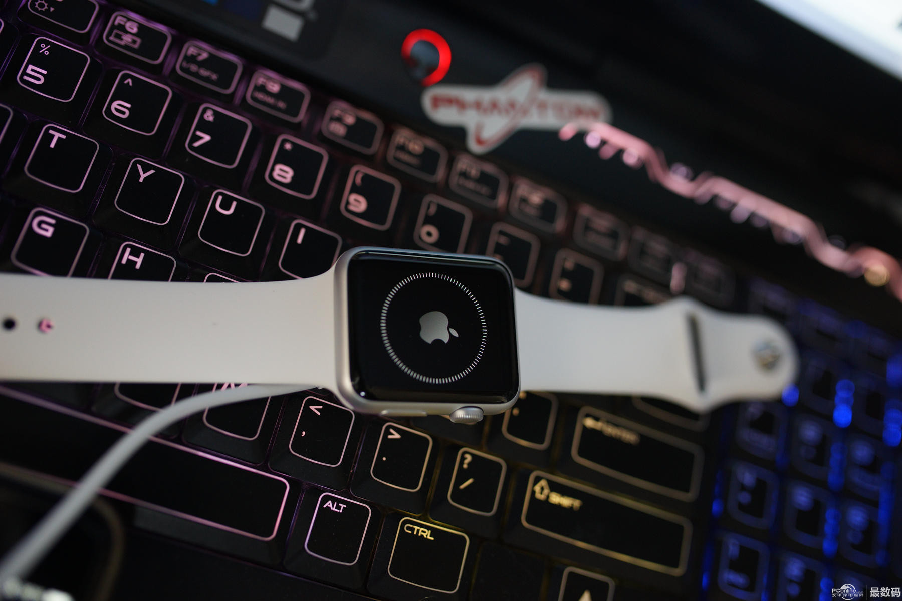 你還沒用上第一代蘋果watch手表 二代都要出來了