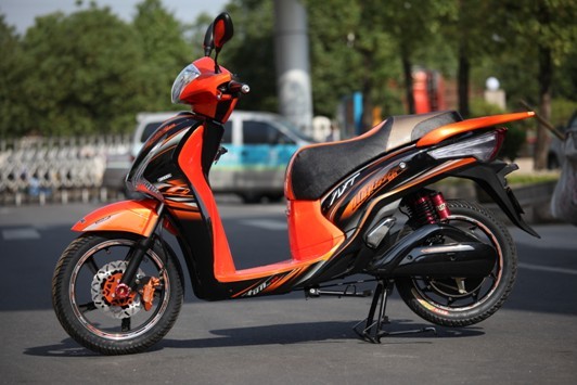 深圳限電動(dòng)自行車上路矛盾凸顯 “限”不如“管”