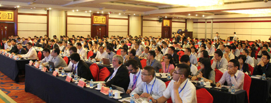 共創電動汽車格局 破局電池技術和基礎建設