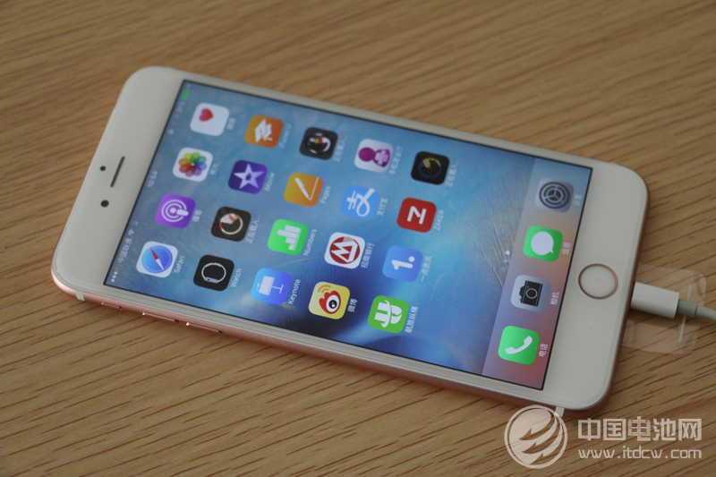 蘋果iPhone 6s真機高清曬機照 3D Touch體驗如何?