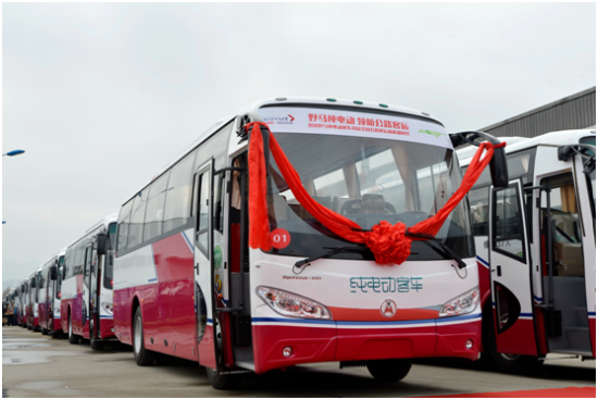 川汽野馬交付首批新能源客車 續航里程達250公里 川汽野馬交付首批新能源客車 續航里程達250公里