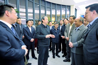 國務(wù)院副總理馬凱：中國電池革命性變革要靠你了