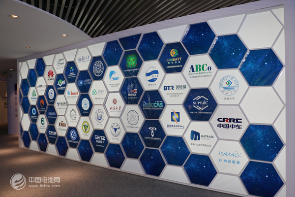 石墨烯  中國(guó)電池網(wǎng)資料圖片