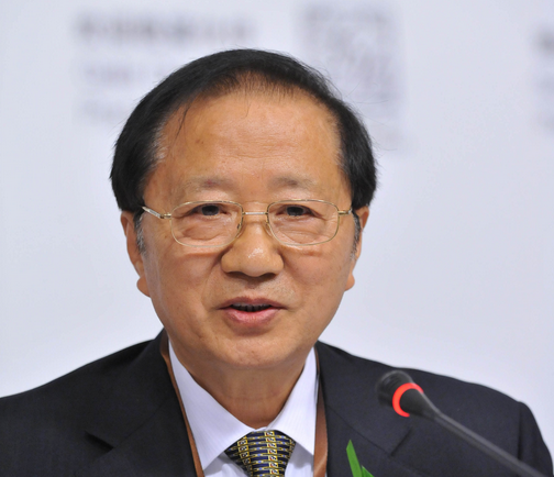 陳清泰：熱腸冷眼再議電動汽車產業發展