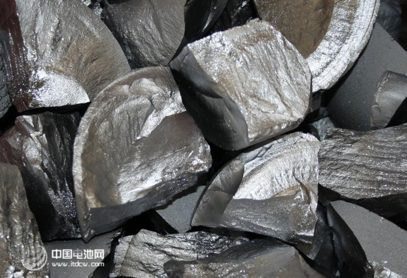 產(chǎn)能停滯不前 2016年中國多晶硅光伏市場何去何從？