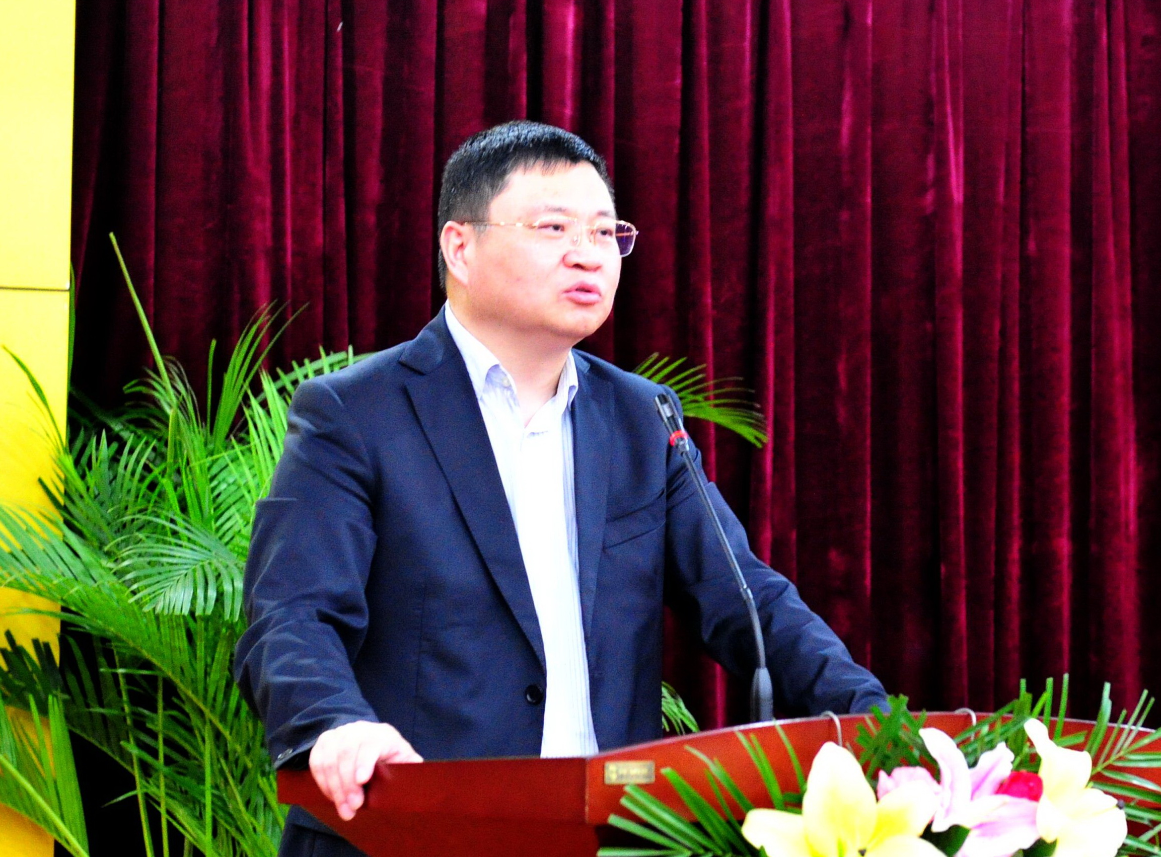 易事特董事長何思模