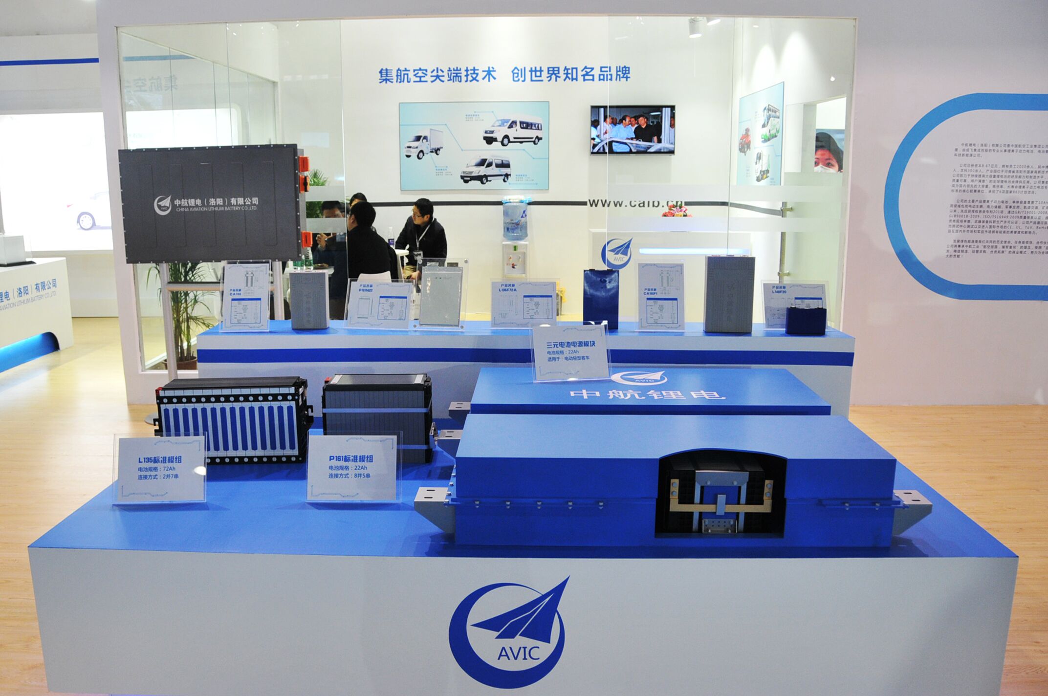 磷酸鐵鋰與三元材料各有優劣 動力電池技術路線應多元化