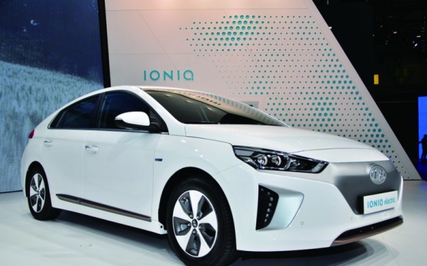 電動、混動與燃料電池車拼性能 各路環(huán)保車爭鋒日內(nèi)瓦