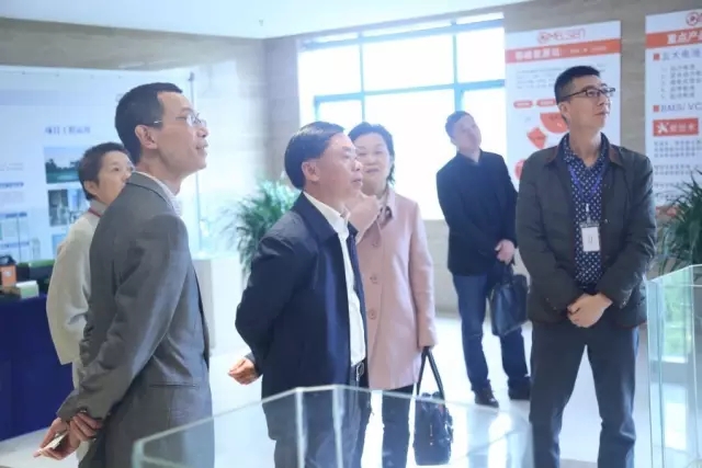 長(zhǎng)沙先導(dǎo)投資控股董事長(zhǎng)劉繼雄一行考察巨星集團(tuán)