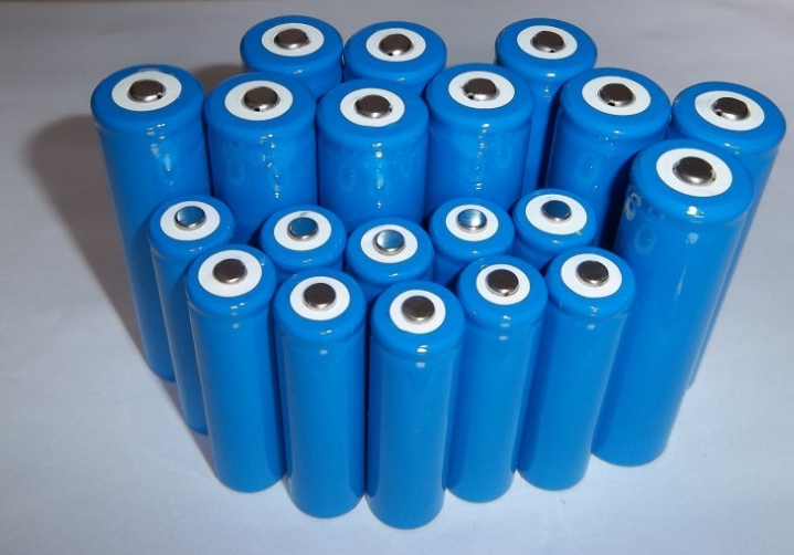 2015年1－12月我國鋰離子電池累計生產56.0億自然只