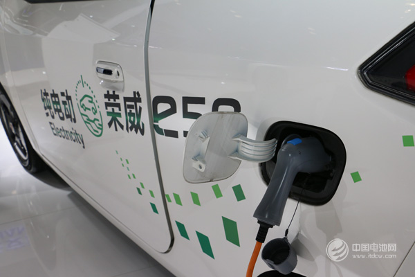 上海開始實(shí)施新能源汽車補(bǔ)貼新政：市場(chǎng)火熱難火爆