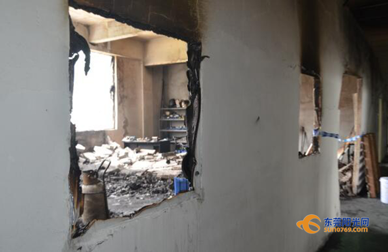 廣東深圳：中準能源廢舊圓柱鋰電池堆冒煙起火 無傷亡