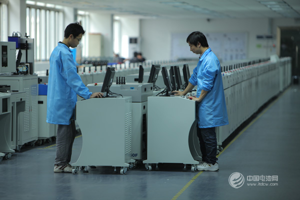 電池百人會理事單位、鋰電“達沃斯”全球論壇成員——聯(lián)贏激光