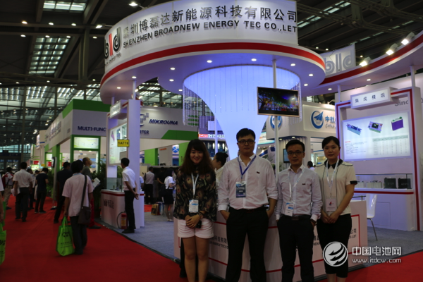 博磊達相關領導與中國電池網采編團隊合影留念 博磊達相關領導與中國電池網采編團隊合影留念