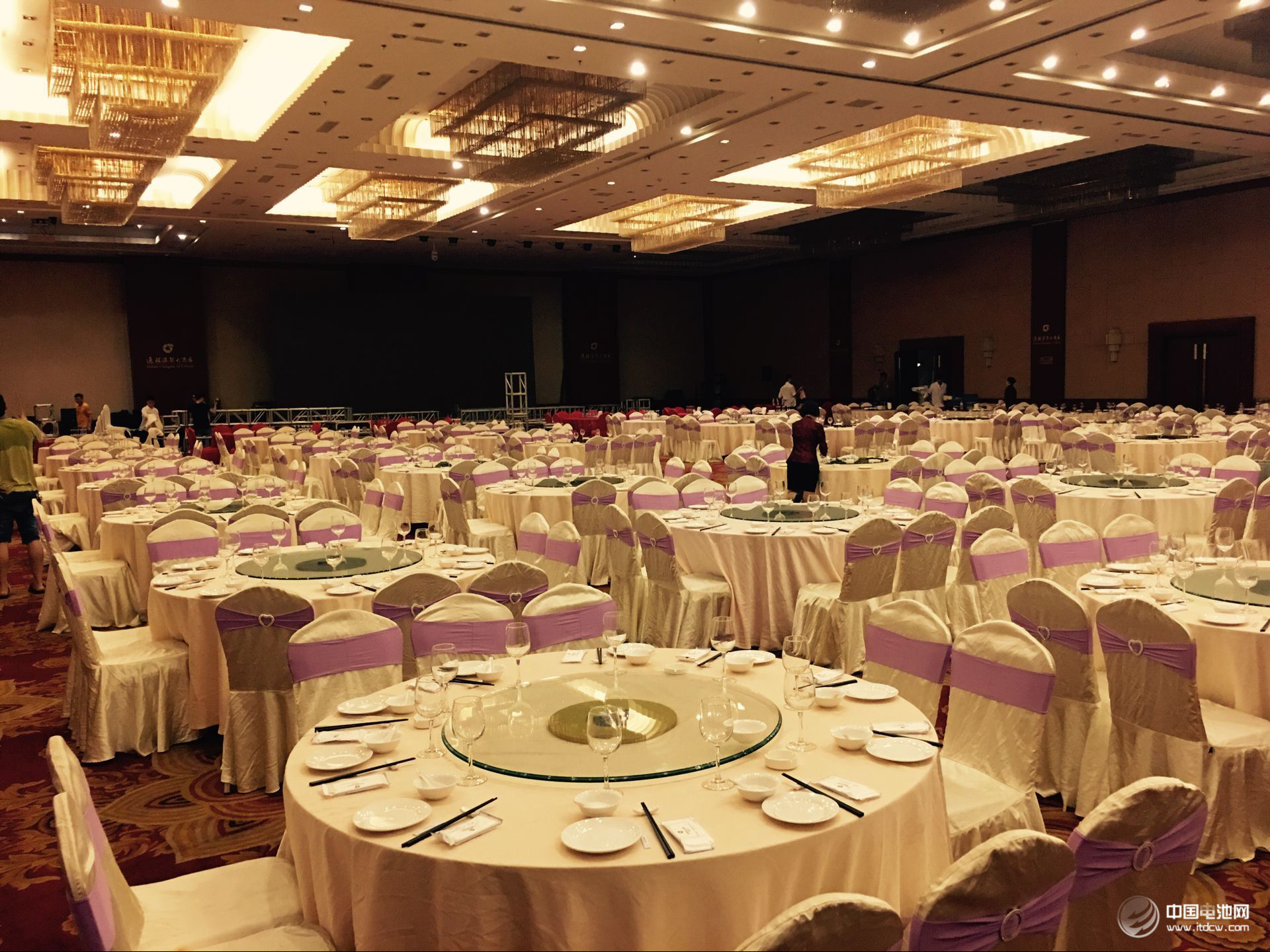 第4屆鋰電“達沃斯”論壇組委會秘書長、電池百人會常務(wù)副理事長兼秘書長于清教一行應(yīng)邀抵達長沙，在寧鄉(xiāng)高新區(qū)、長沙市人民政府、長沙市經(jīng)信委、中國（長沙）先進電池材料及電池產(chǎn)業(yè)技術(shù)創(chuàng)新戰(zhàn)略聯(lián)盟和中南大學(xué)就第4屆鋰電“達沃斯”論壇籌備情況及舉辦城市等進行調(diào)研交流