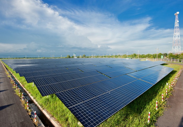 上半年多數光伏企業業績飄紅 難掩下半年市場隱憂