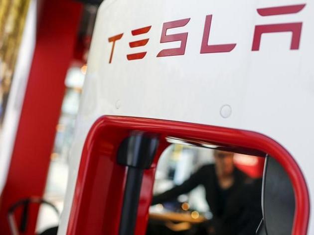 特斯拉回應(yīng)中國車禍：不知自動(dòng)駕駛是否啟用