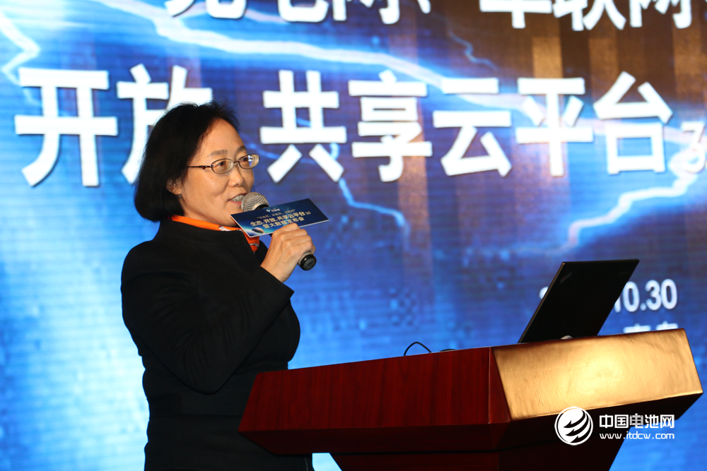 “充電網(wǎng)、車聯(lián)網(wǎng)、互聯(lián)網(wǎng)”生態(tài)、開放、共享云平臺(tái)3.0暨大數(shù)據(jù)發(fā)布會(huì)現(xiàn)場(chǎng)