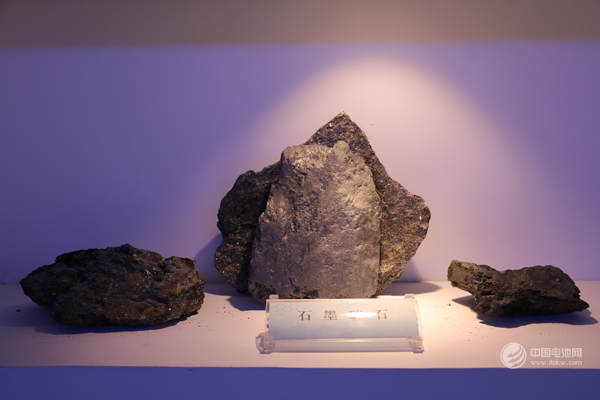 “高純石墨材料開發(fā)及其典型應(yīng)用”項(xiàng)目通過驗(yàn)收