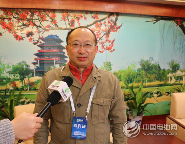 久泰科技董事長王利民在接受中國電池網