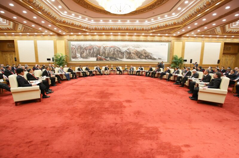 在華外國(guó)專家新春座談會(huì)在人民大會(huì)堂隆重舉行