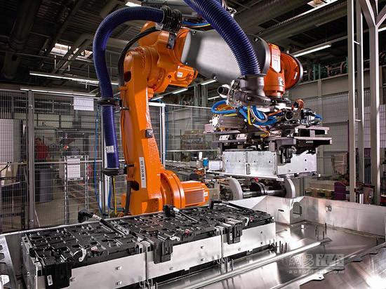 寶馬研發固態電池技術 或于2026年量產