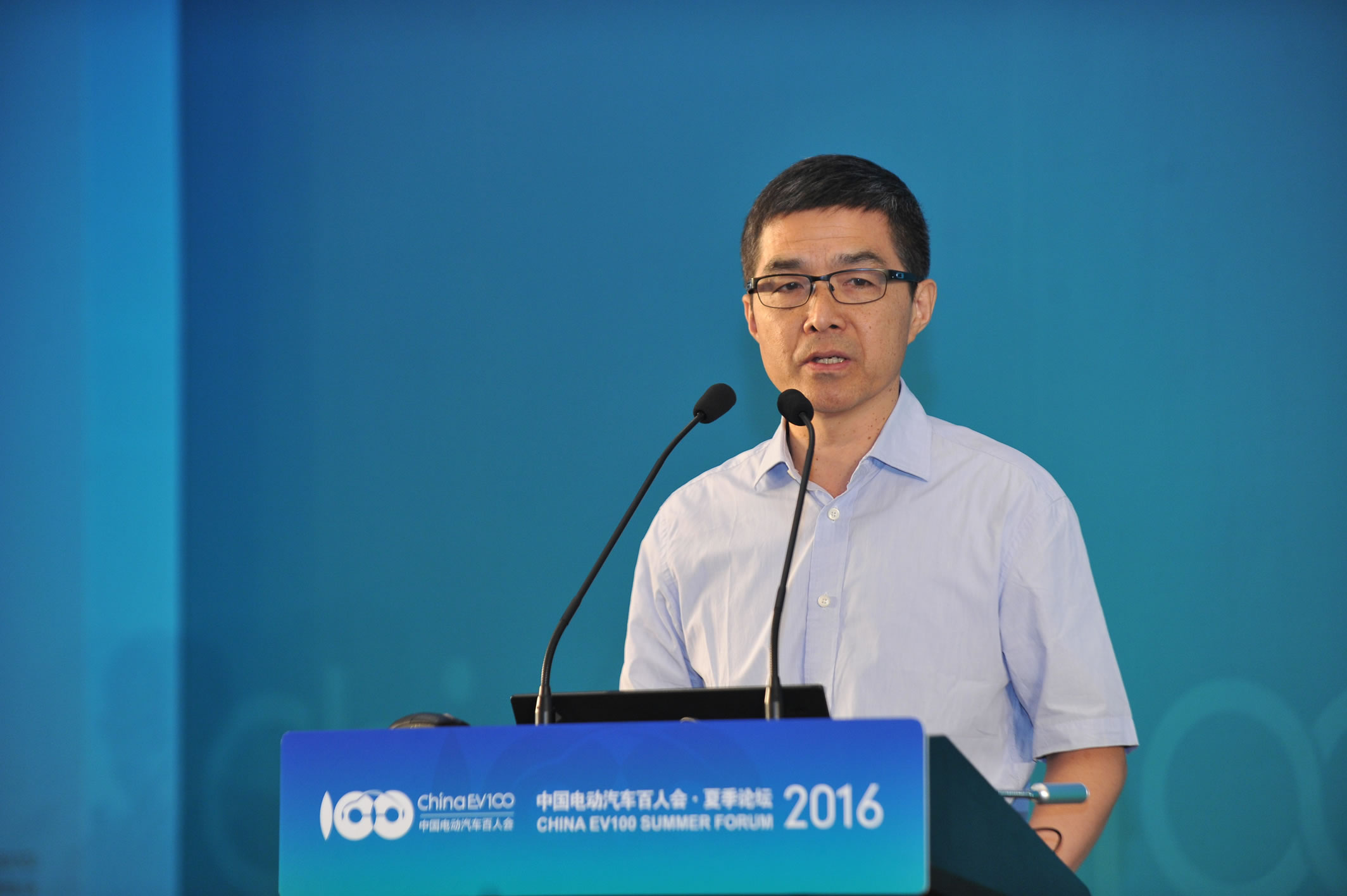 清華大學(xué)學(xué)術(shù)委員會(huì)副主任、汽車工程系教授歐陽明高