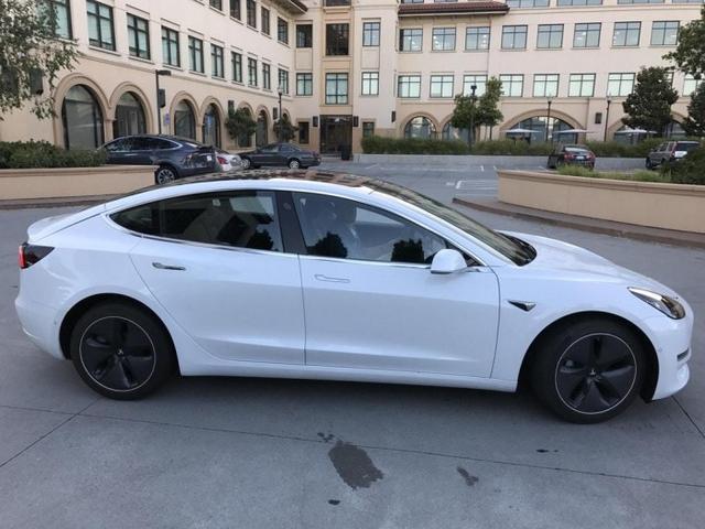 Model 3新照揭開最終版設計  續(xù)航可達483公里