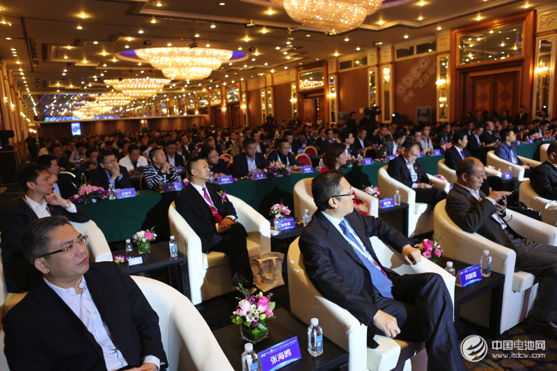 第5屆鋰電“達沃斯”論壇現場 第5屆鋰電“達沃斯”論壇現場