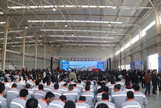 襄陽九州汽車正式量產(chǎn) 交付首款150輛純電動(dòng)物流車