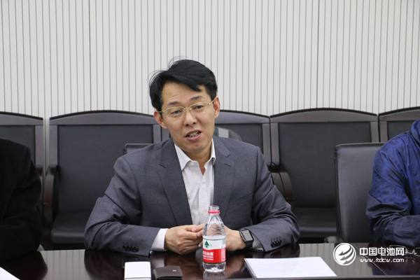 鋰電“達(dá)沃斯”論壇/電池百人會(huì)秘書(shū)長(zhǎng)、中國(guó)電池網(wǎng)創(chuàng)始人/董事長(zhǎng)于清教 鋰電“達(dá)沃斯”論壇/電池百人會(huì)秘書(shū)長(zhǎng)、中國(guó)電池網(wǎng)創(chuàng)始人/董事長(zhǎng)于清教