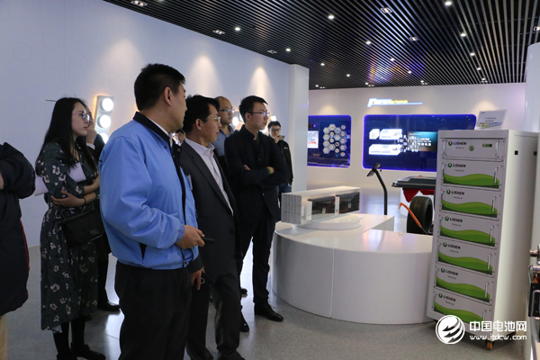 中國(guó)鋰電新能源產(chǎn)業(yè)鏈調(diào)研團(tuán)一行參觀力神電池 中國(guó)鋰電新能源產(chǎn)業(yè)鏈調(diào)研團(tuán)一行參觀力神電池