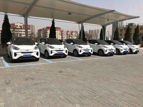 青島首設新能源汽車專用“公共停車區” 40分鐘快速充電