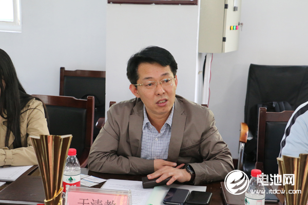 鋰電“達(dá)沃斯”論壇/電池百人會(huì)秘書長(zhǎng)、電池網(wǎng)創(chuàng)始人董事長(zhǎng)于清教