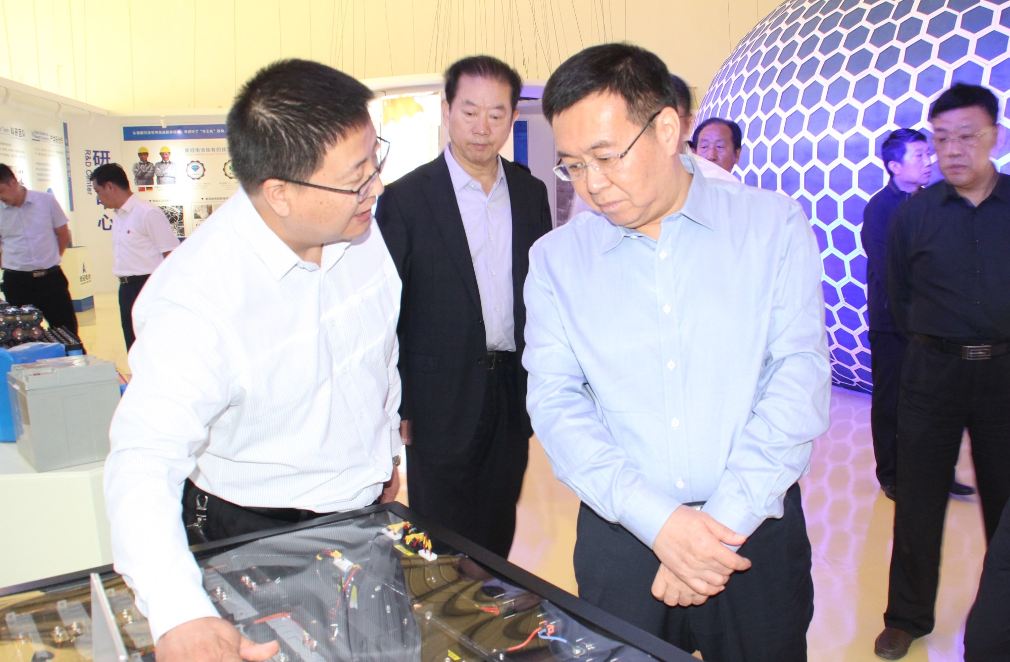 衡水市委常委、政法委書記鈕興輝到奧冠調(diào)研 給予產(chǎn)品研發(fā)高度肯定 衡水市委常委、政法委書記鈕興輝到奧冠調(diào)研 給予產(chǎn)品研發(fā)高度肯定