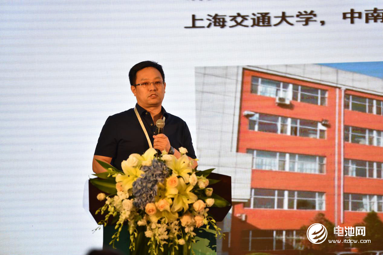 遼源鴻圖研究院院長謝海明發表演講