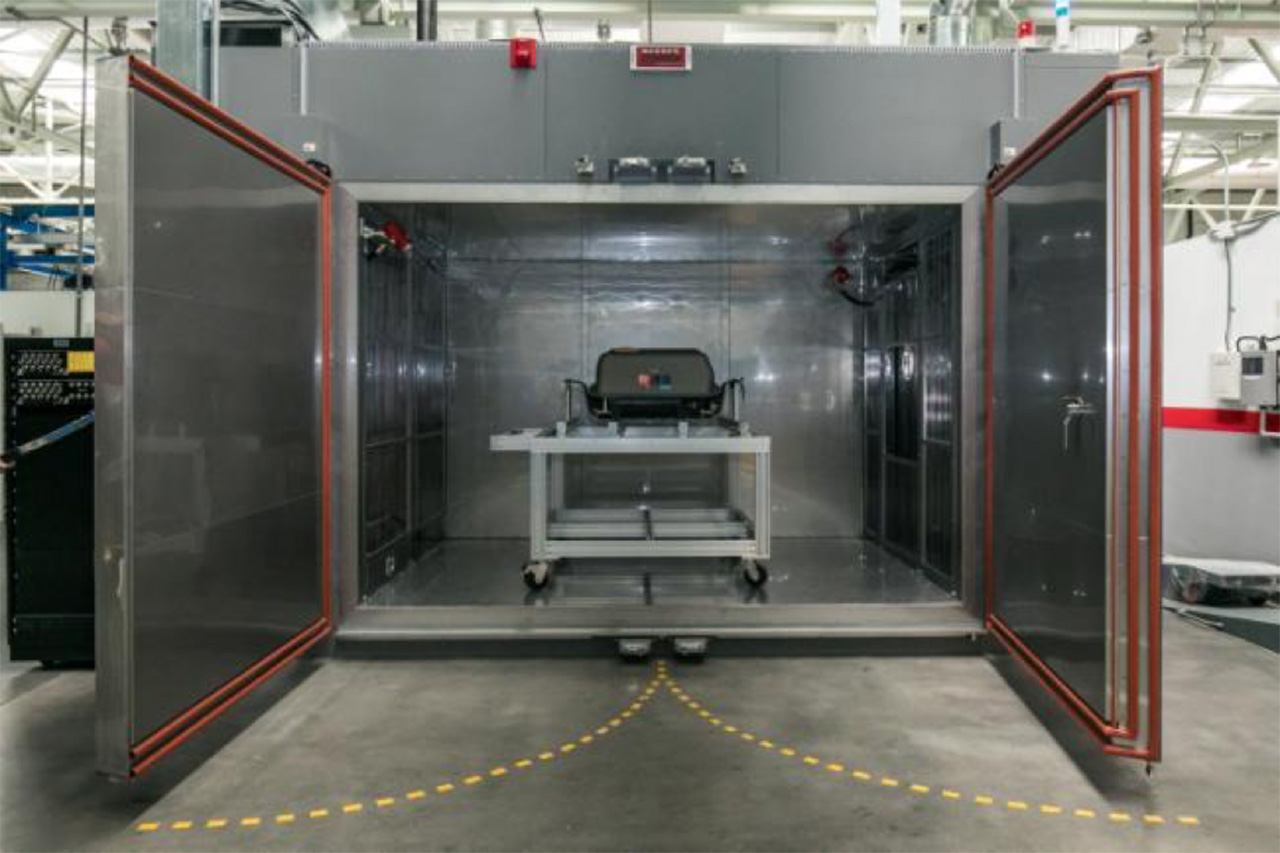 剖開電動汽車的心臟 在通用實驗室親手組裝動力電池