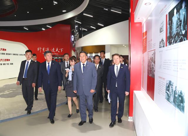 吉爾吉斯斯坦總統熱恩別科夫到訪北汽集團