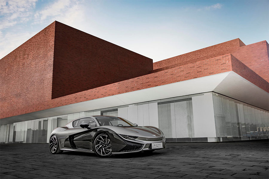 前途汽車(chē)首款量產(chǎn)車(chē)——前途K50下線(xiàn)