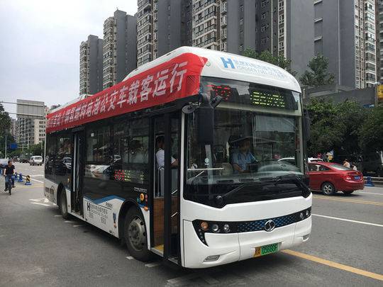 “四川造”氫燃料電池公交車投運 續(xù)航500至600公里