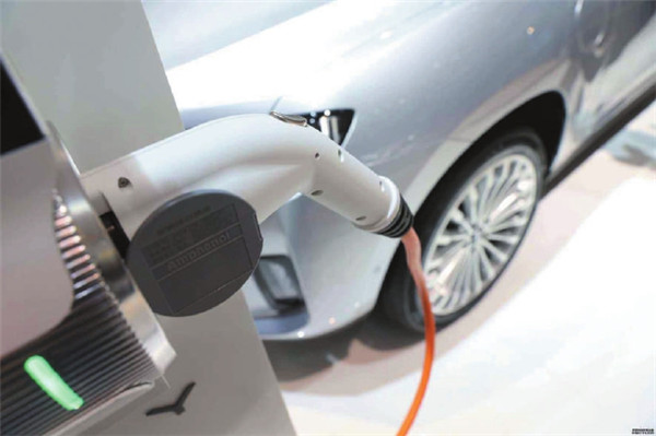 國補加速退坡 新能源汽車地補應向何處去 國補加速退坡 新能源汽車地補應向何處去