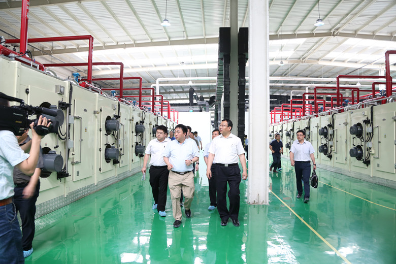 青島西海岸新區(qū)管委主任李奉利現(xiàn)場調(diào)研藍(lán)科途和中科華聯(lián)