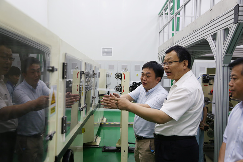 青島西海岸新區(qū)管委主任李奉利現(xiàn)場調(diào)研藍(lán)科途和中科華聯(lián)