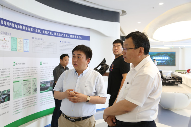 青島西海岸新區(qū)管委主任李奉利現(xiàn)場調(diào)研藍(lán)科途和中科華聯(lián)