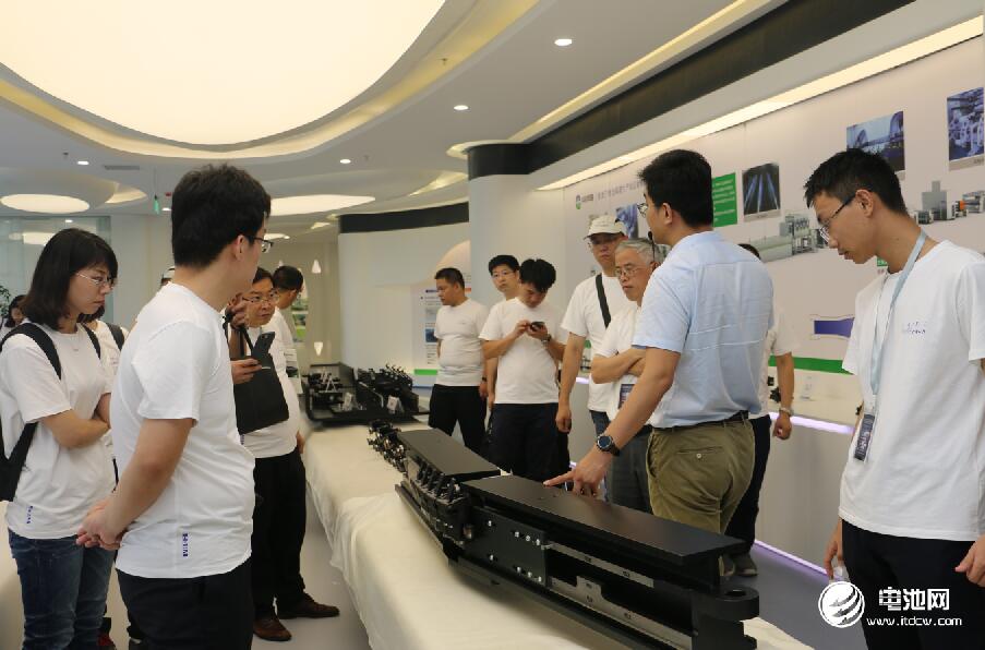 電池百人會(huì)企業(yè)家一行參觀考察青島中科華聯(lián)新材料股份有限公司