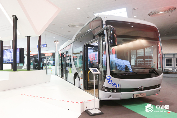 比亞迪歐洲18米純電動鉸接大巴