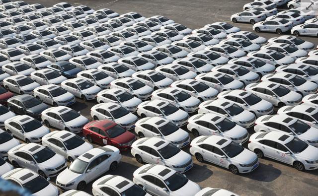 南京近千輛租賃車空置，滴滴、美團現身“網約車墳場”